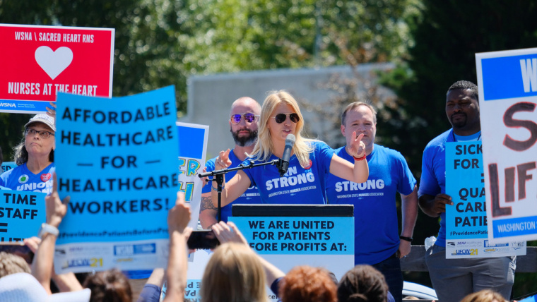 Web 190726 renton rally stevie