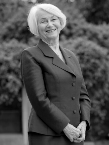 Nancy Woods