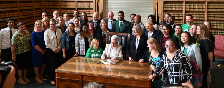 27 illustration large ONA HB 2697