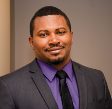 Travis Elmore Headshot
