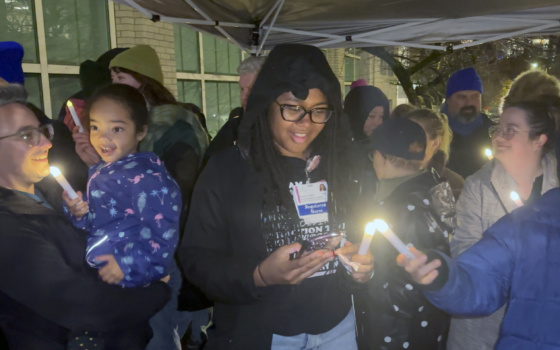 2411114 vm vigil candles