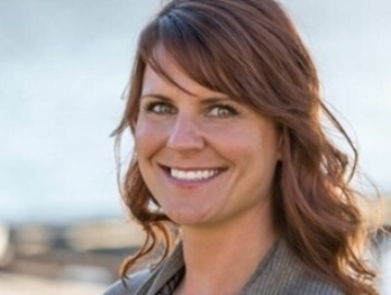 Jaclyn head shot